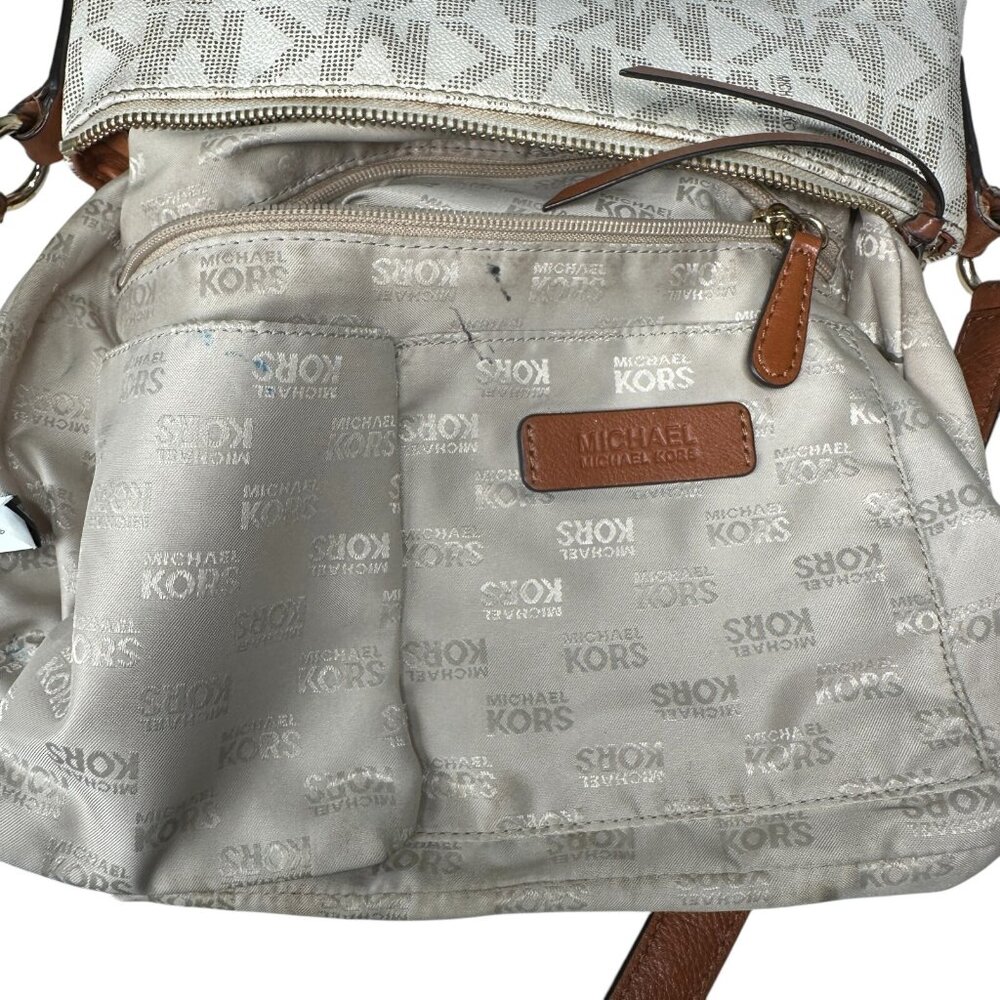 Michael Kors Medium FALLON Messenger Bag Vanilla Acorn - Picture 6 of 16
